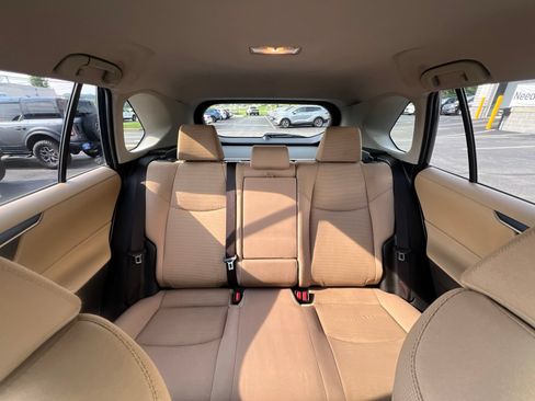 Used 2019 Toyota RAV4 LE w/ All Weather Liner Package AWD/4WD image 52
