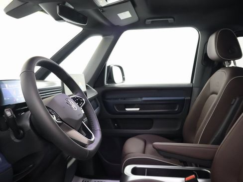 New 2025 Volkswagen ID. Buzz Pro S image 13
