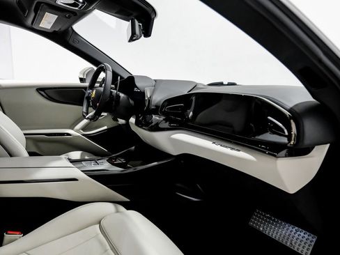 Used 2025 Ferrari Purosangue image 10