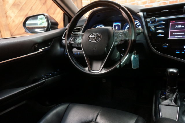 Used 2020 Toyota Camry SE FWD image 14