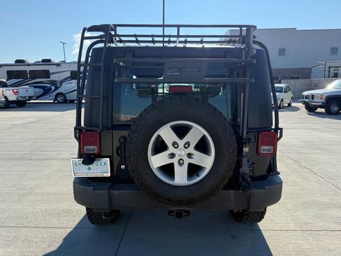 Used 2010 Jeep Wrangler Rubicon w/ PWR Convenience Group image 4