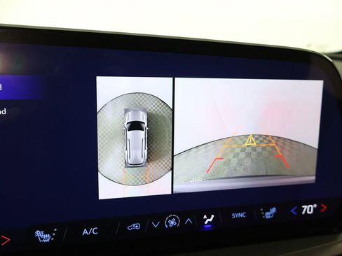 Used 2026 Chevrolet Traverse LT w/ Driver Confidence Package image 51