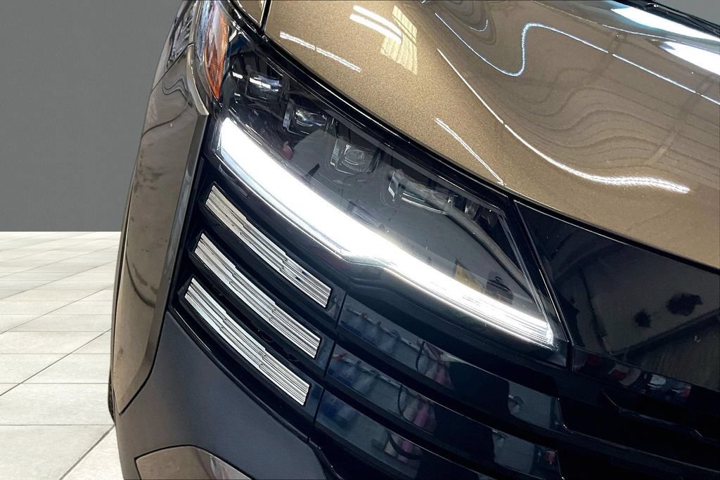 Used 2025 Nissan Kicks SV FWD image 23