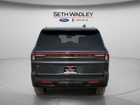 New 2026 Lincoln Navigator Reserve image 6