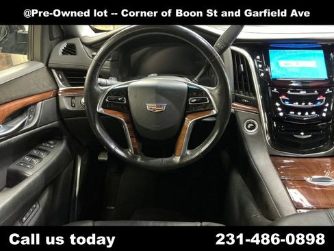 Used 2015 Cadillac Escalade ESV Luxury AWD/4WD image 17