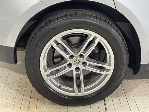 Used 2020 Porsche Macan AWD/4WD image 12