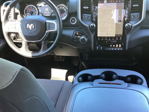 Used 2024 RAM 2500 Big Horn w/ Safety Group image 21