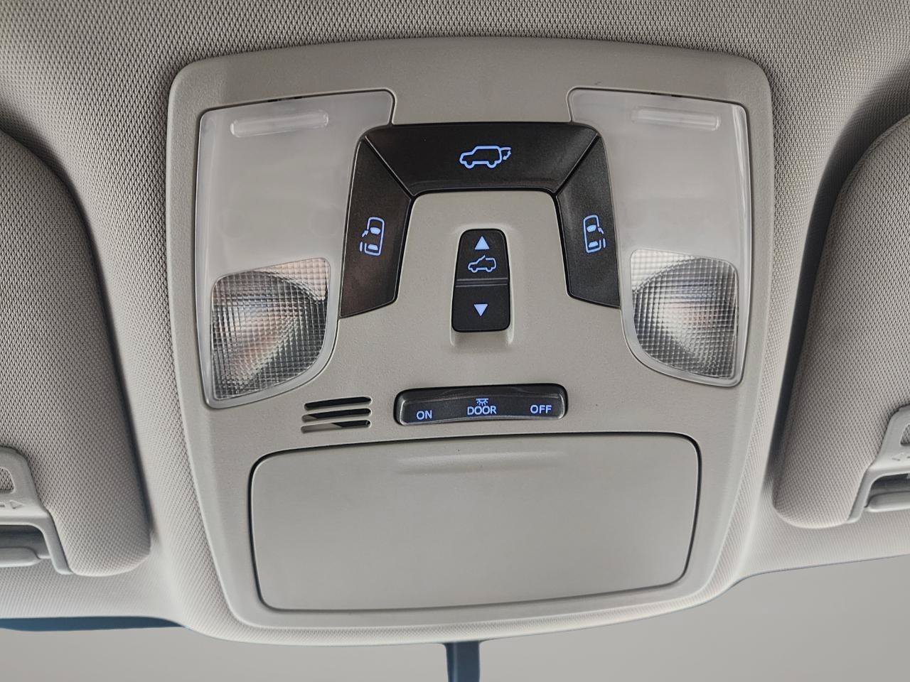Used 2017 Toyota Sienna XLE AWD/4WD image 24