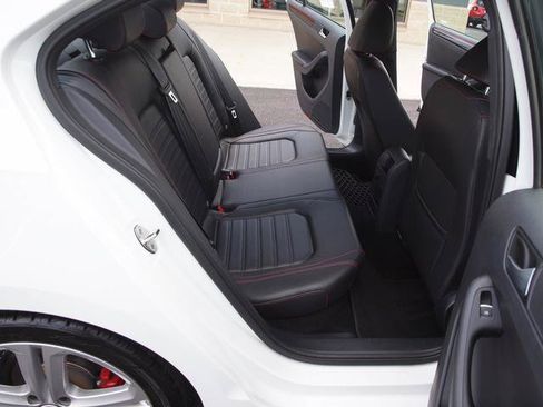 Used 2016 Volkswagen Jetta GLI SE FWD image 7
