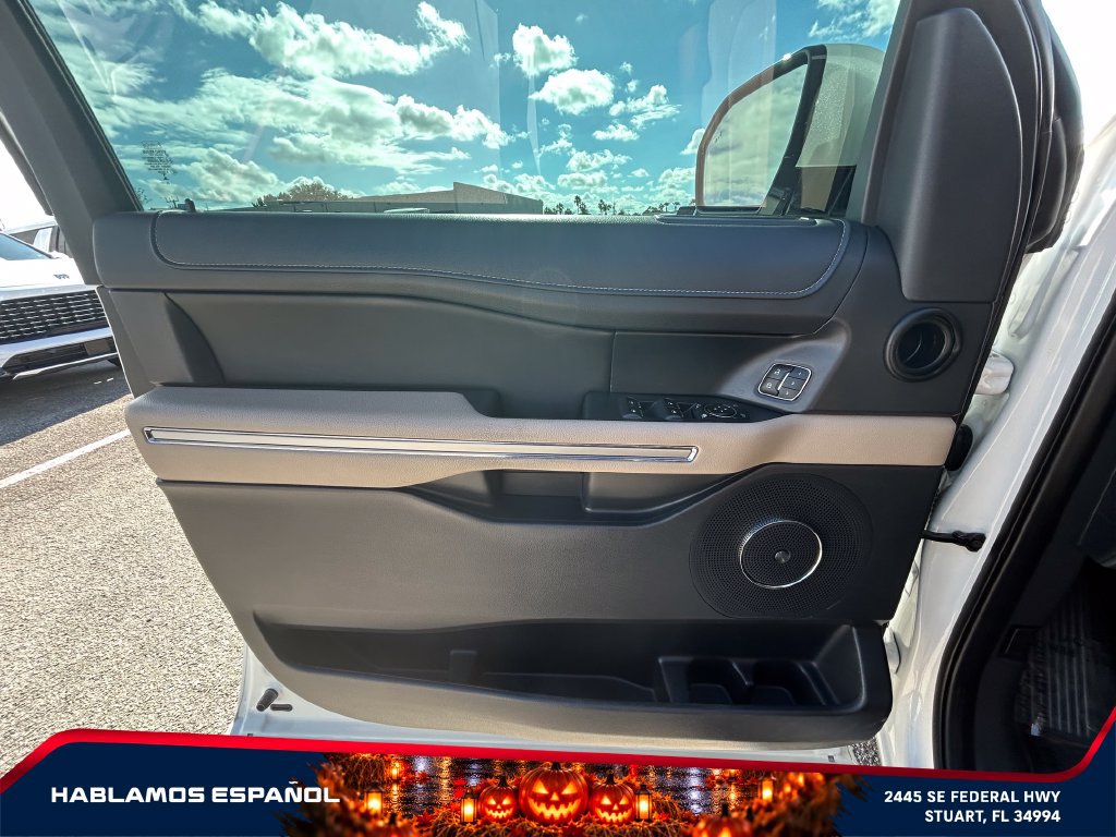 Used 2024 Ford Expedition Limited RWD image 25