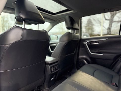 Used 2023 Toyota RAV4 XLE Premium image 17