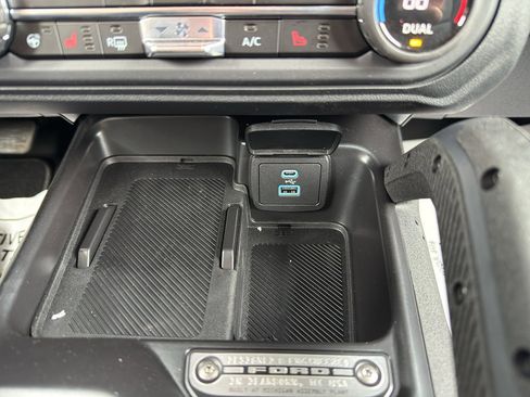 New 2025 Ford Bronco Badlands image 18