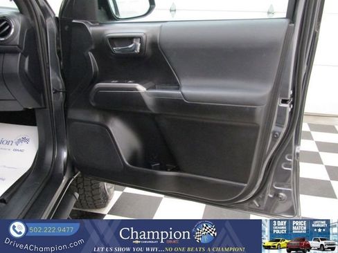 Used 2021 Toyota Tacoma TRD Off-Road image 42