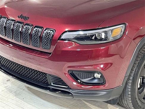 Used 2020 Jeep Cherokee Latitude Plus image 4