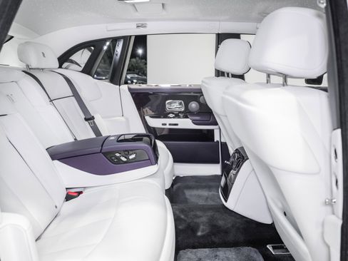 Used 2018 Rolls-Royce Phantom Sedan RWD image 22