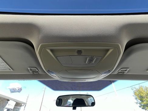 Used 2017 Ford Focus SEL image 25