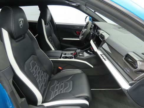 Used 2025 Lamborghini Urus SE image 18