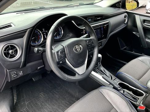 Used 2017 Toyota Corolla SE image 17