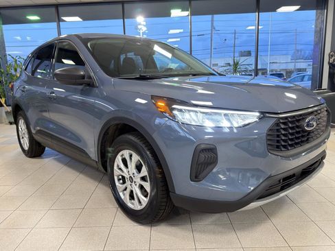 Used 2023 Ford Escape Active image 3