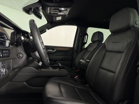 Used 2025 GMC Yukon Denali image 23