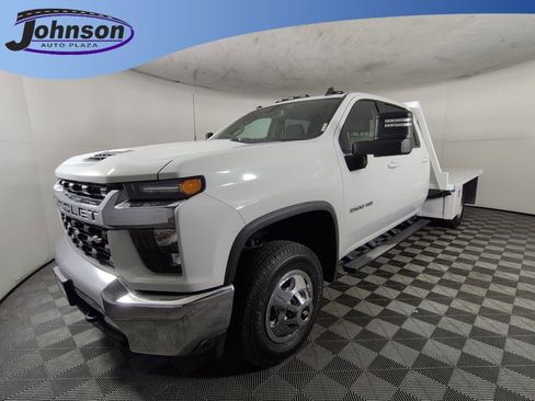 Used 2022 Chevrolet Silverado 3500 LT w/ Convenience Package AWD/4WD image 1