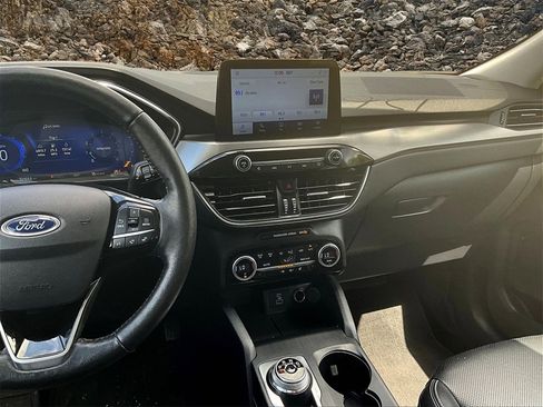 Used 2021 Ford Escape Titanium image 6