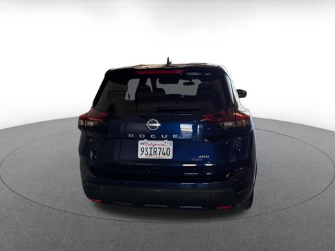 Used 2025 Nissan Rogue SV AWD/4WD image 4
