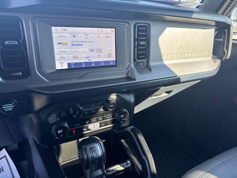 Used 2023 Ford Bronco Outer Banks image 13