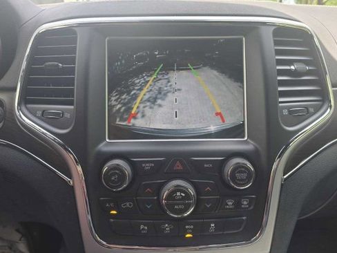 Used 2014 Jeep Grand Cherokee Overland w/ Advanced Technology Group image 22