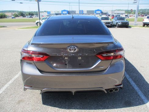 Used 2024 Toyota Camry SE w/ Convenience Package FWD image 17
