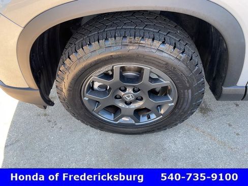 Certified 2025 Honda Pilot TrailSport image 10