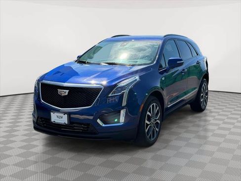 Used 2023 Cadillac XT5 Sportv w/ Platinum Package AWD/4WD image 3