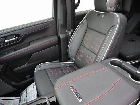 New 2025 GMC Yukon AT4 Ultimate image 30