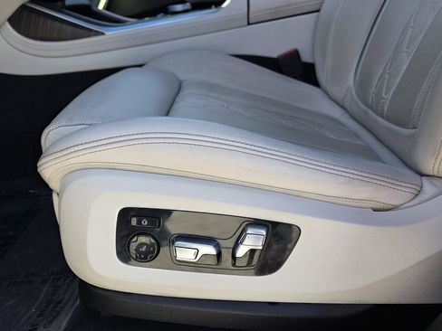 Used 2024 BMW X7 xDrive40i w/ Executive Package image 14