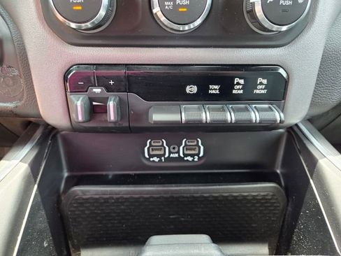 Certified 2024 RAM 2500 Big Horn w/ Off Road Package AWD/4WD image 28