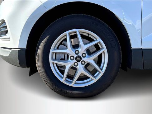 Used 2024 Ford Edge SEL image 33
