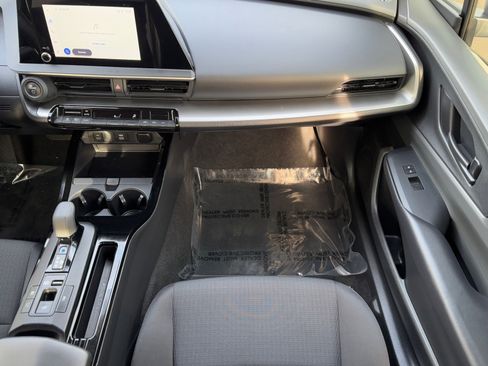 Used 2024 Toyota Prius LE image 18