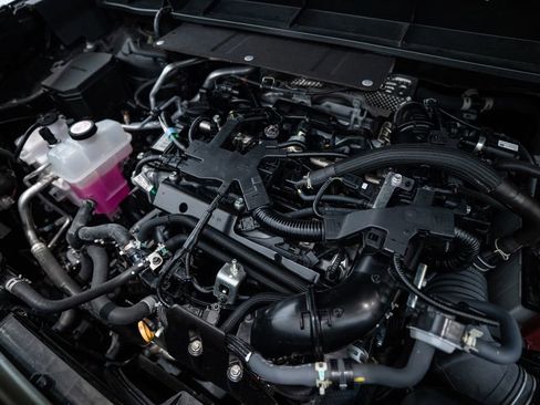 Used 2023 Toyota Highlander XLE AWD/4WD image 41