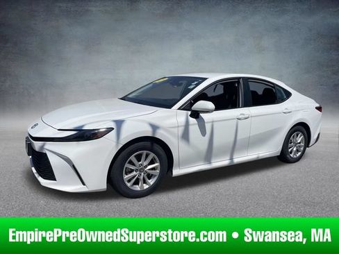 Used 2025 Toyota Camry LE FWD image 1