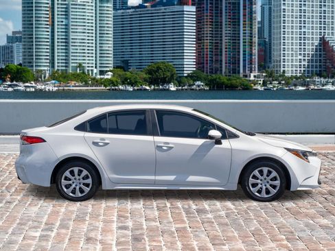 Used 2024 Toyota Corolla LE image 4