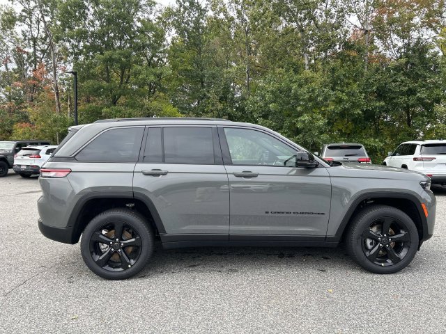 New 2027 Jeep Grand Cherokee Limited AWD/4WD image 2