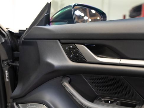 Used 2025 Porsche Taycan RWD image 82