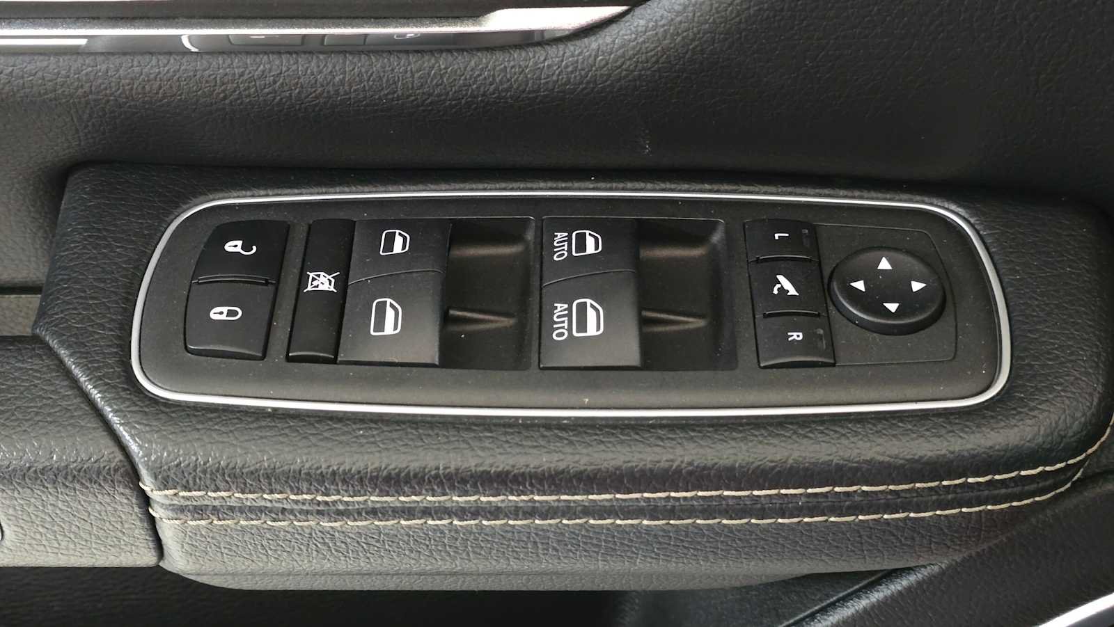 Used 2023 RAM 1500 Laramie AWD/4WD image 24