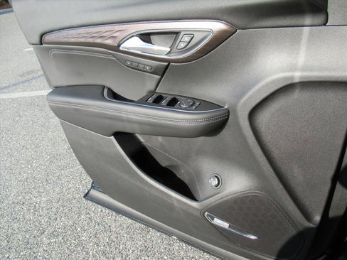 Used 2023 Buick Envision Avenir image 28