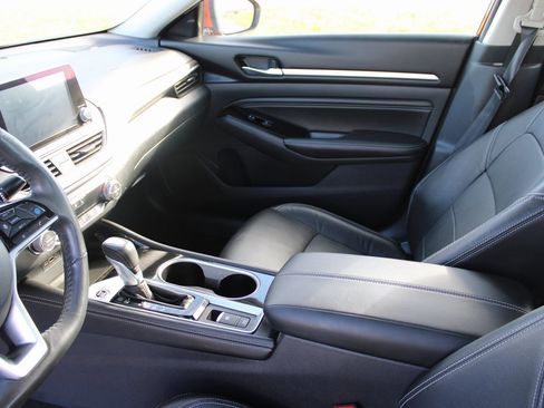 Used 2022 Nissan Altima 2.5 Platinum image 12