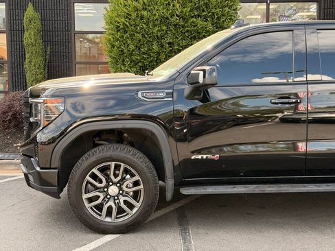 Used 2022 GMC Sierra 1500 AT4 w/ AT4 Premium Package AWD/4WD image 10