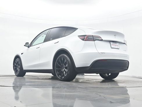 Used 2023 Tesla Model Y Long Range AWD/4WD image 30