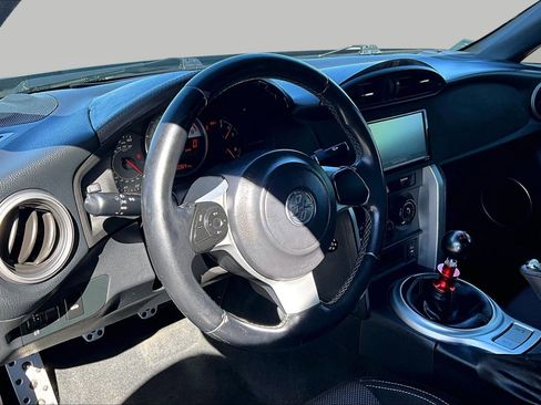 Used 2017 Toyota 86 image 12