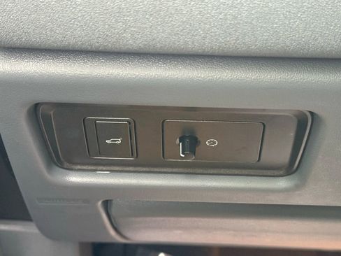 Used 2018 Land Rover Range Rover Evoque image 43