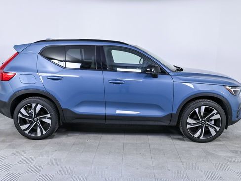 Certified 2025 Volvo XC40 B5 Plus image 29